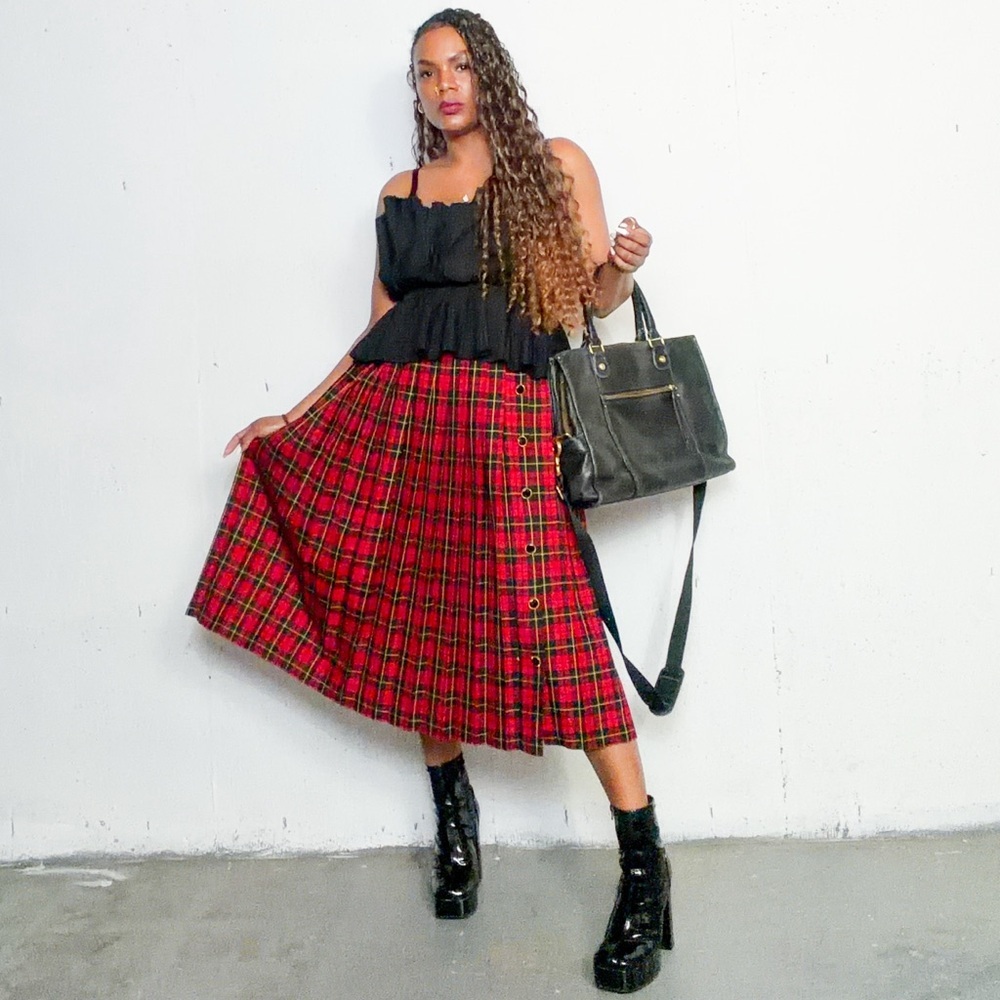 Vintage Havana Red Tartan Midi Skirt with Button Front, Fits 8